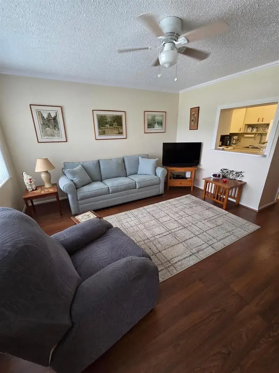 1 bedroom 1 bath Residential for sale at 111 Lyndhurst E # 111, Deerfield Beach FL 33442
