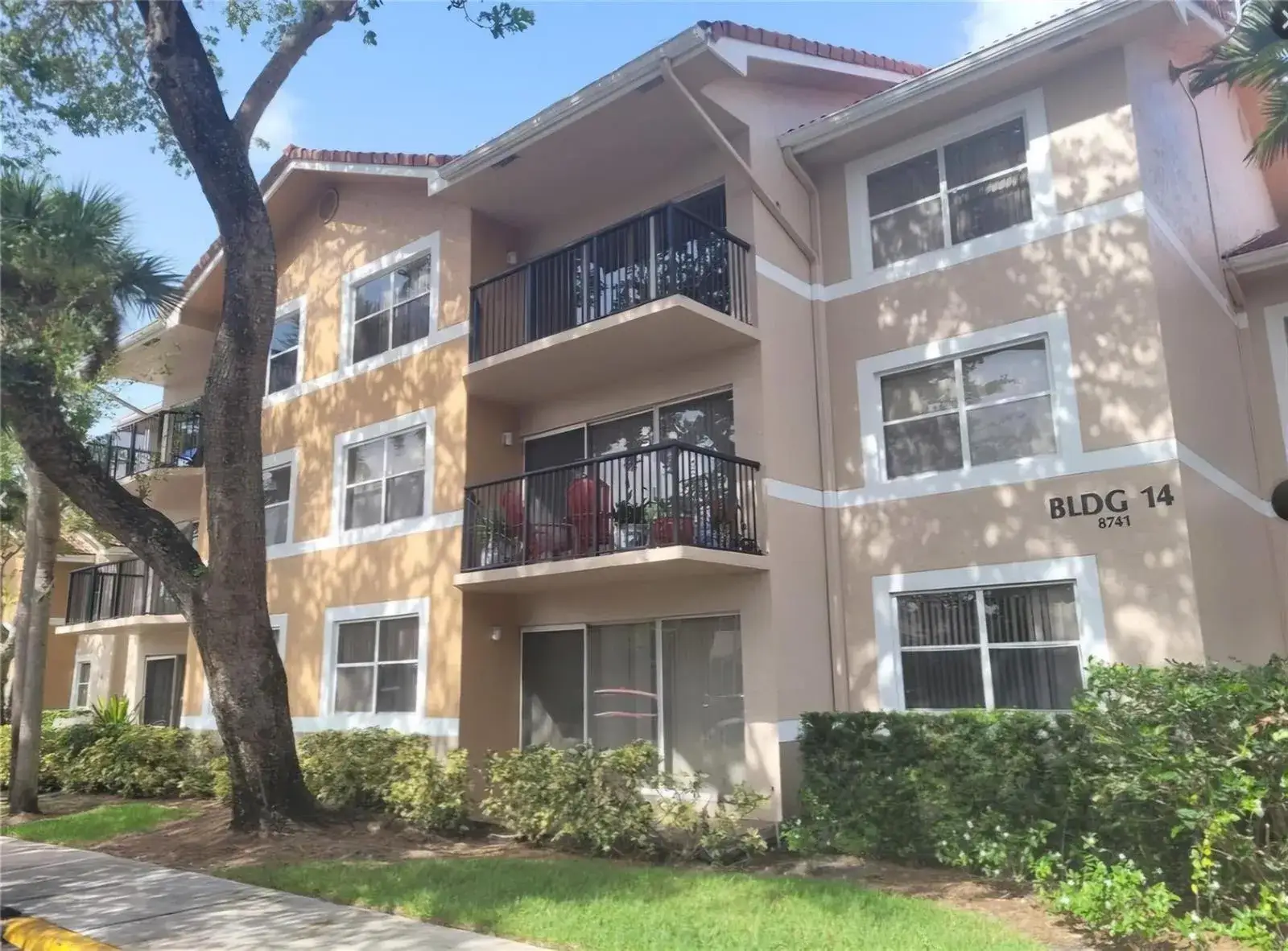 2 bedroom 2 bath Residential Lease for rent at 8741 Wiles Road # 305, Coral Springs FL 33067