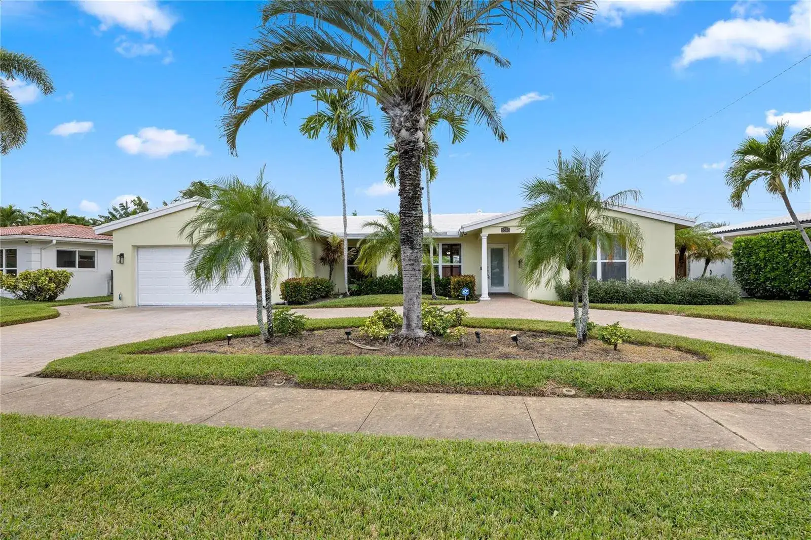 3 bedroom 2 bath Residential for sale at 6543 NE 21st Road, Fort Lauderdale FL 33308