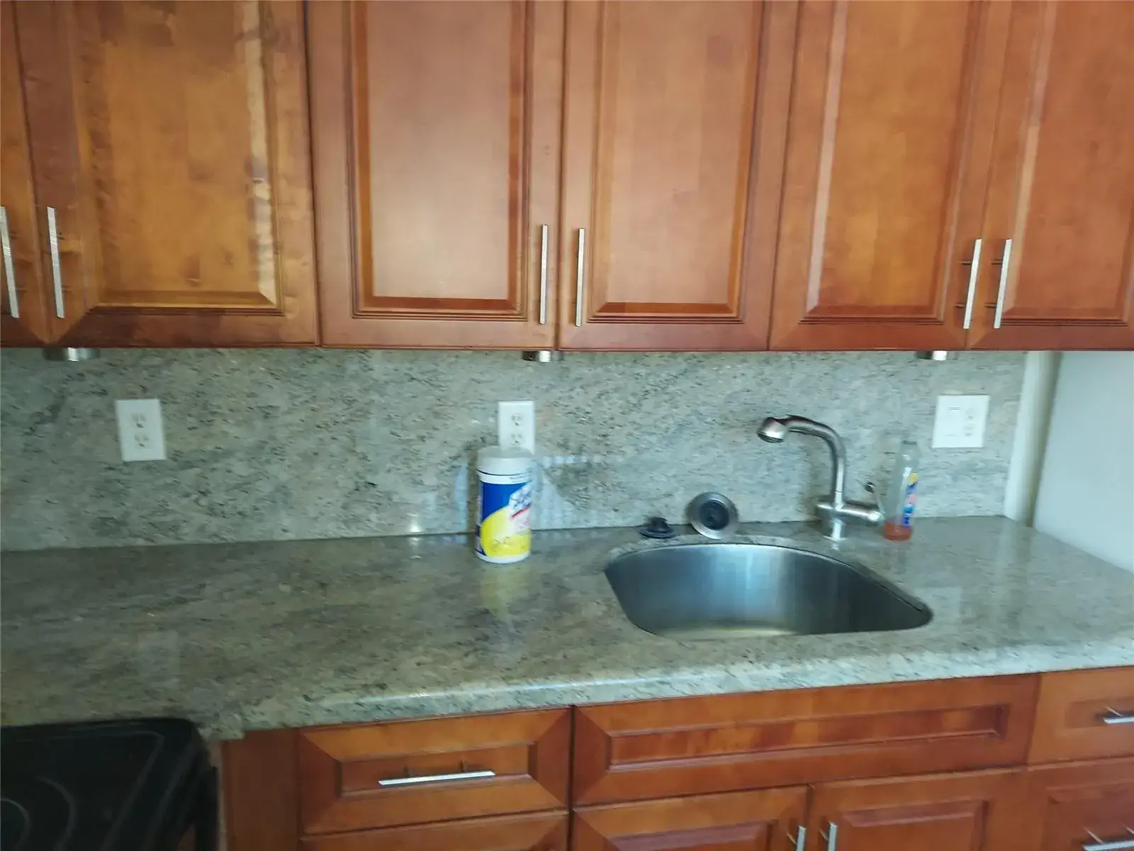 2 bedroom 1 bath Residential Lease for rent at 1829 N Dixie Highway, Fort Lauderdale FL 33305