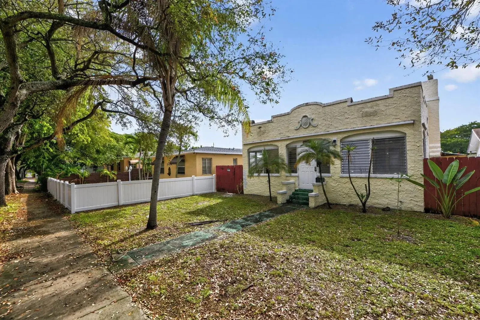 3 bedroom 2 bath Residential for sale at 1934 Washington Street, Hollywood FL 33020