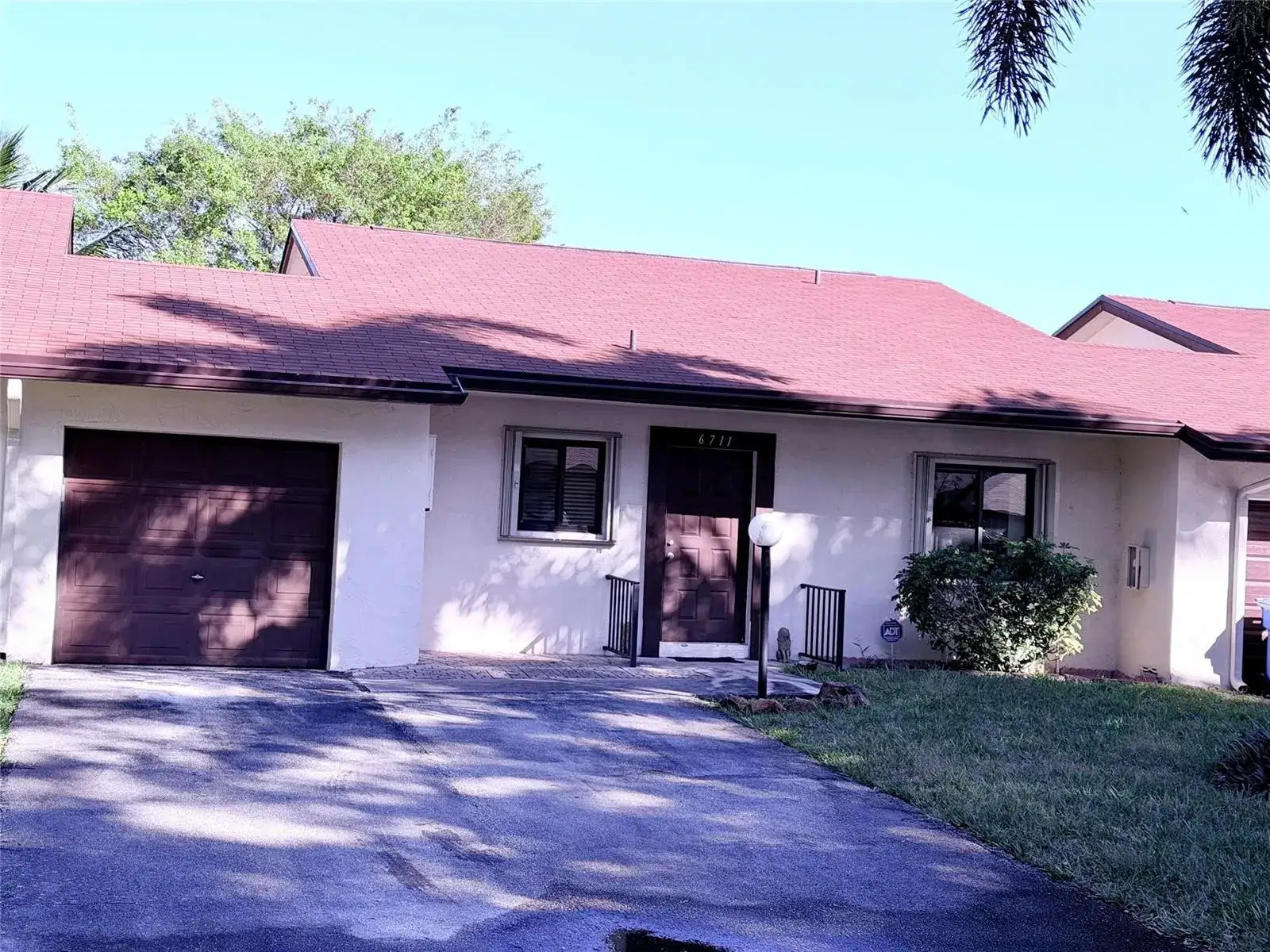 2 bedroom 2 bath Residential for sale at 6711 S Parkway Drive # 10, Margate FL 33068