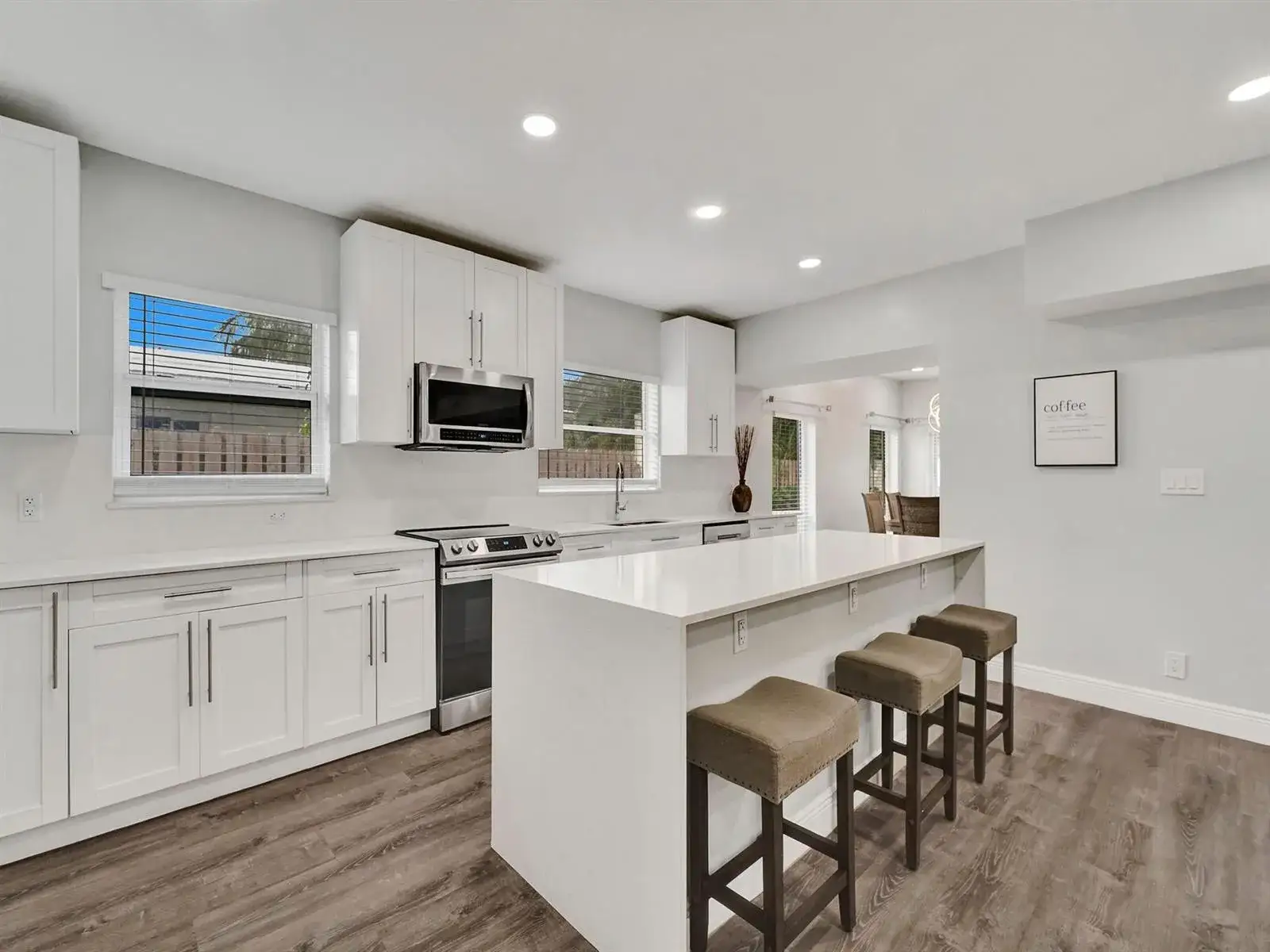 6 bedroom 4 bath Residential for sale at 3261 Aqua Vista Drive, Pompano Beach FL 33062
