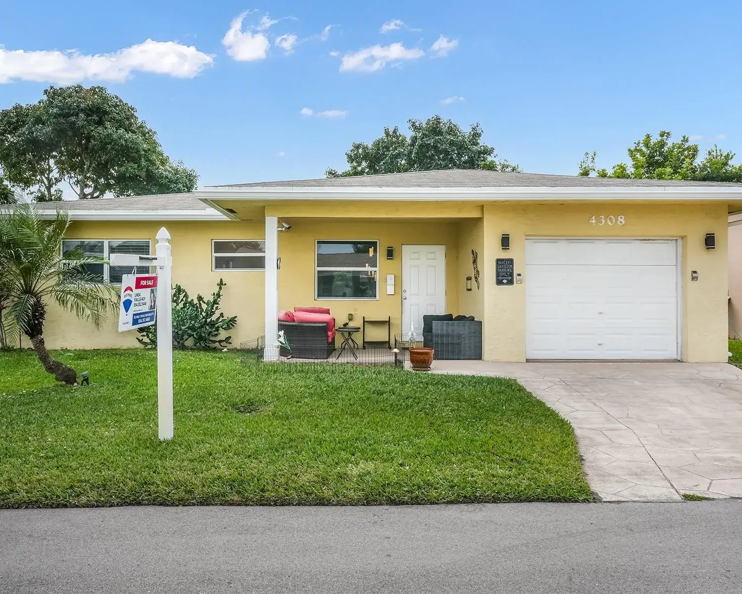 2 bedroom 2 bath Residential for sale at 4308 NW 47th Court, Tamarac FL 33319