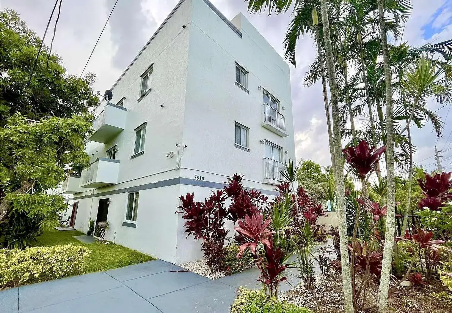 1 bedroom 1 bath Residential Lease for rent at 7516 NE 1st Avenue # 302, Miami FL 33138