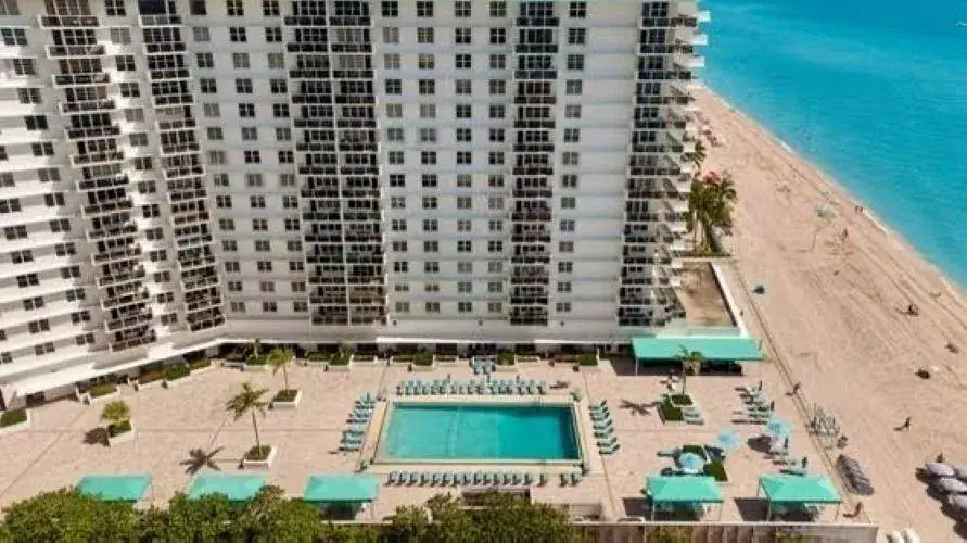 2 bedroom 2 bath Residential for sale at 3725 S Ocean Drive # 907, Hollywood FL 33019
