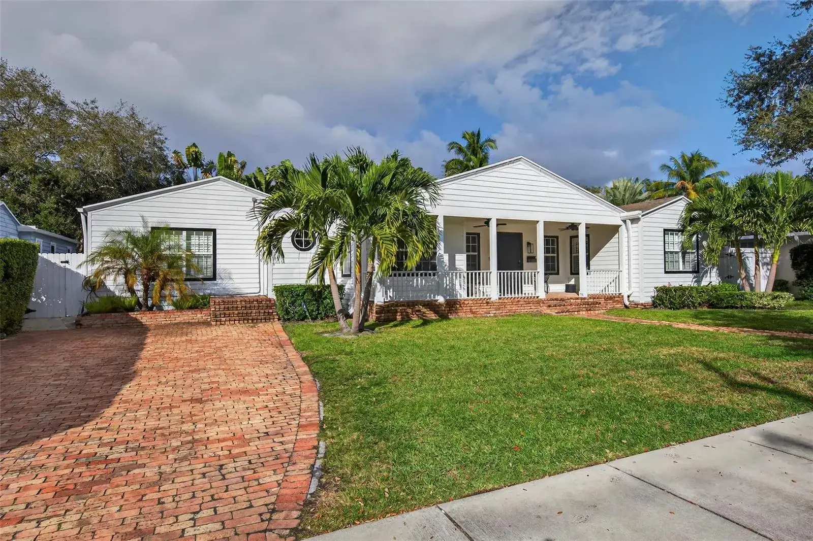 4 bedroom 3 bath Residential for sale at 1001 SE 10th Street, Fort Lauderdale FL 33316