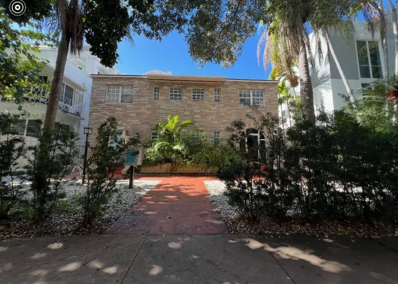 Commercial Sale for sale at 828 Pennsylvania Avenue, Miami Beach FL 33139