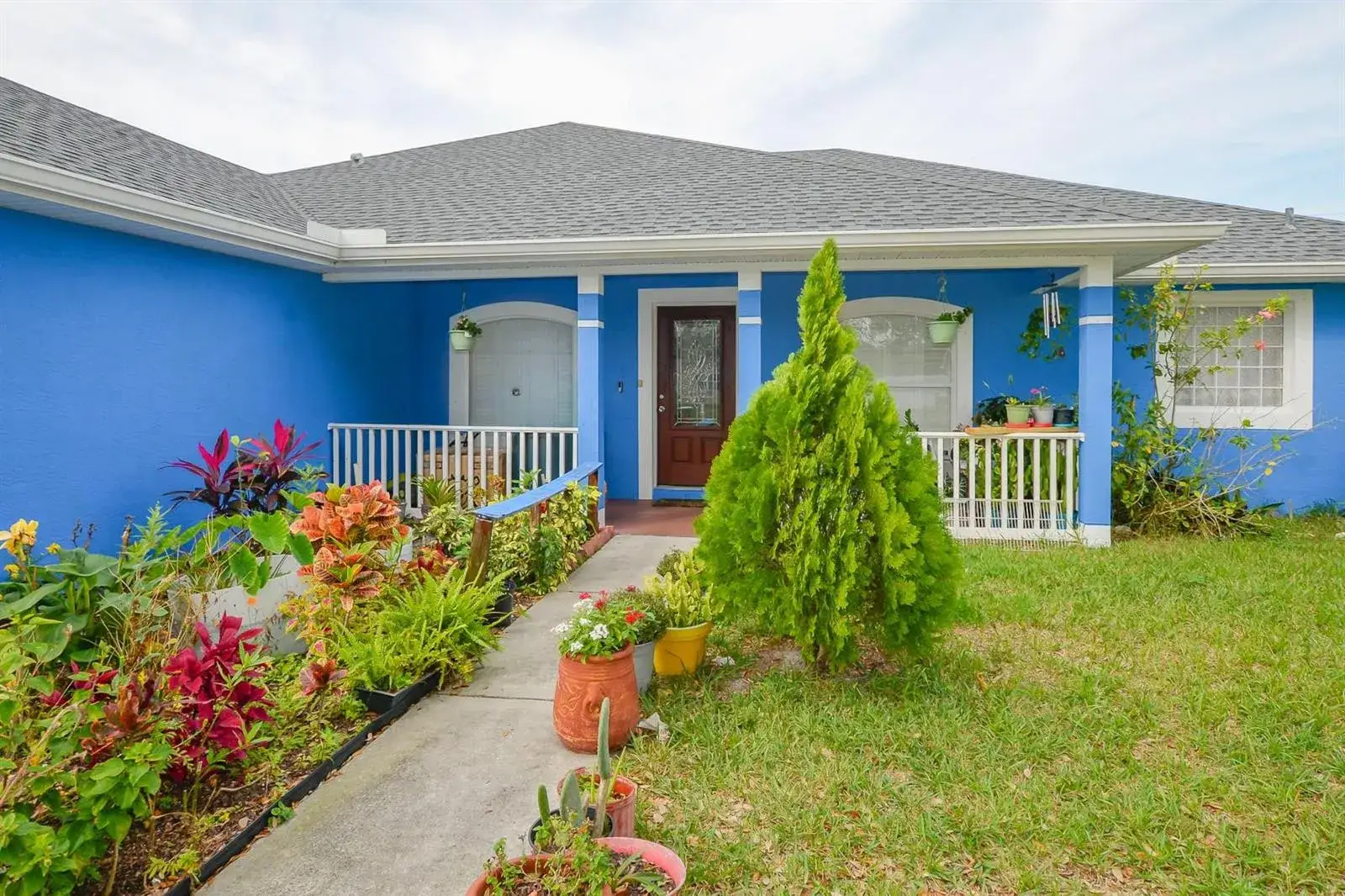 3 bedroom 2 bath Residential for sale at 117 NE Jettie Terrace, Port St. Lucie FL 34983