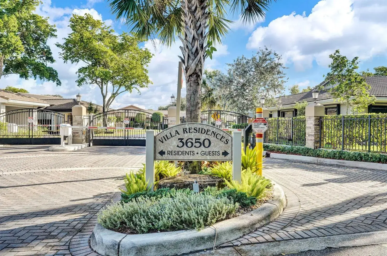 2 bedroom 2 bath Residential for sale at 3650 N 36th Avenue # 51, Hollywood FL 33021