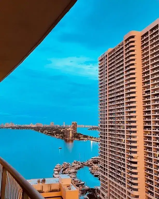 1 bedroom 1 bath Residential Lease for rent at 1750 N Bayshore Drive # 2106, Miami FL 33132