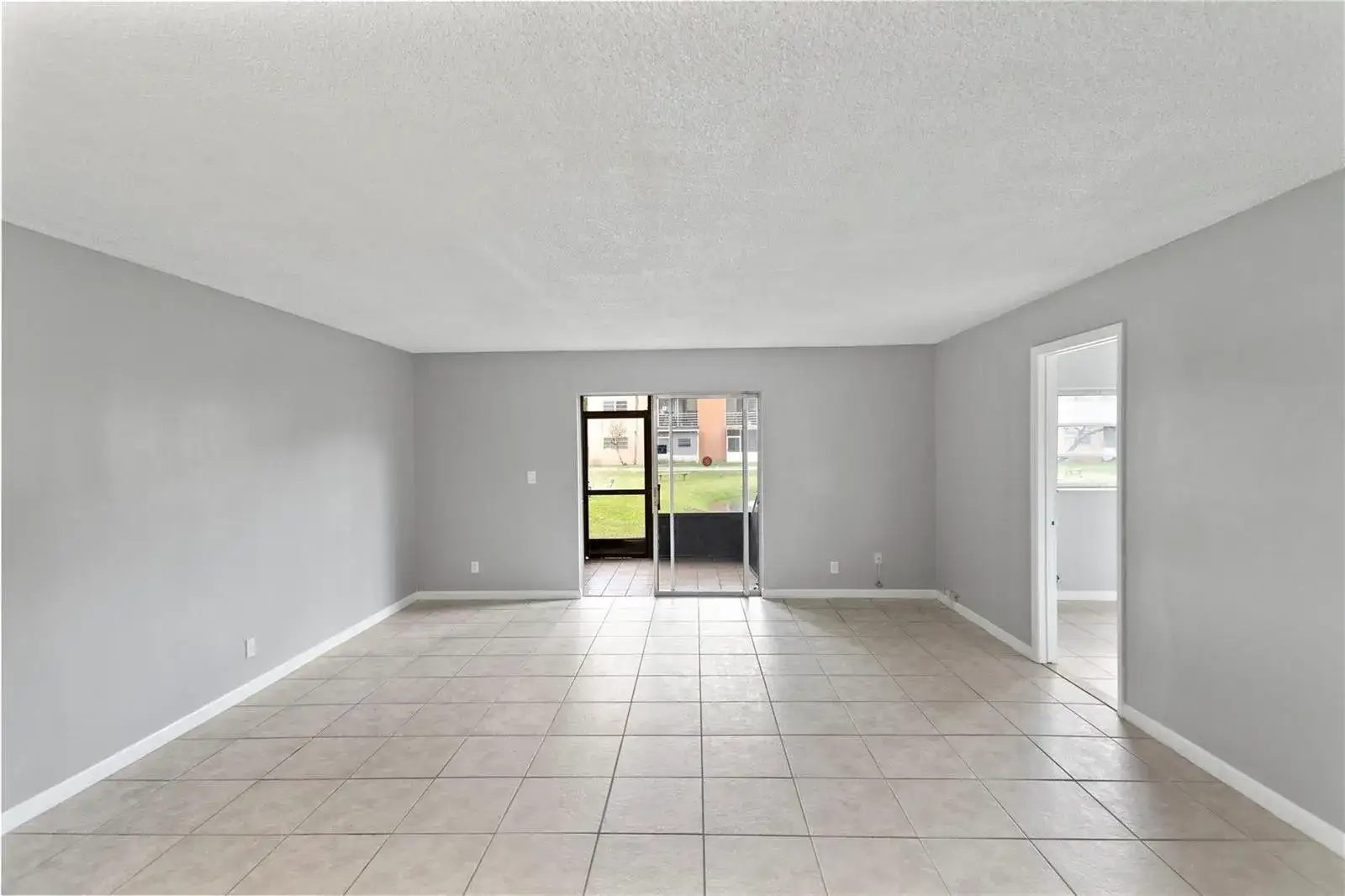 2 bedroom 1 bath Residential for sale at 4101 NW 26th Street # 161, Lauderhill FL 33313