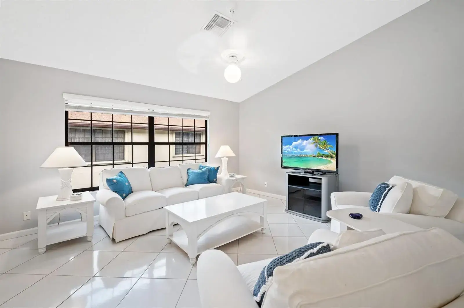 2 bedroom 2 bath Residential Lease for rent at 3258 Jog Park Drive, FL 33467