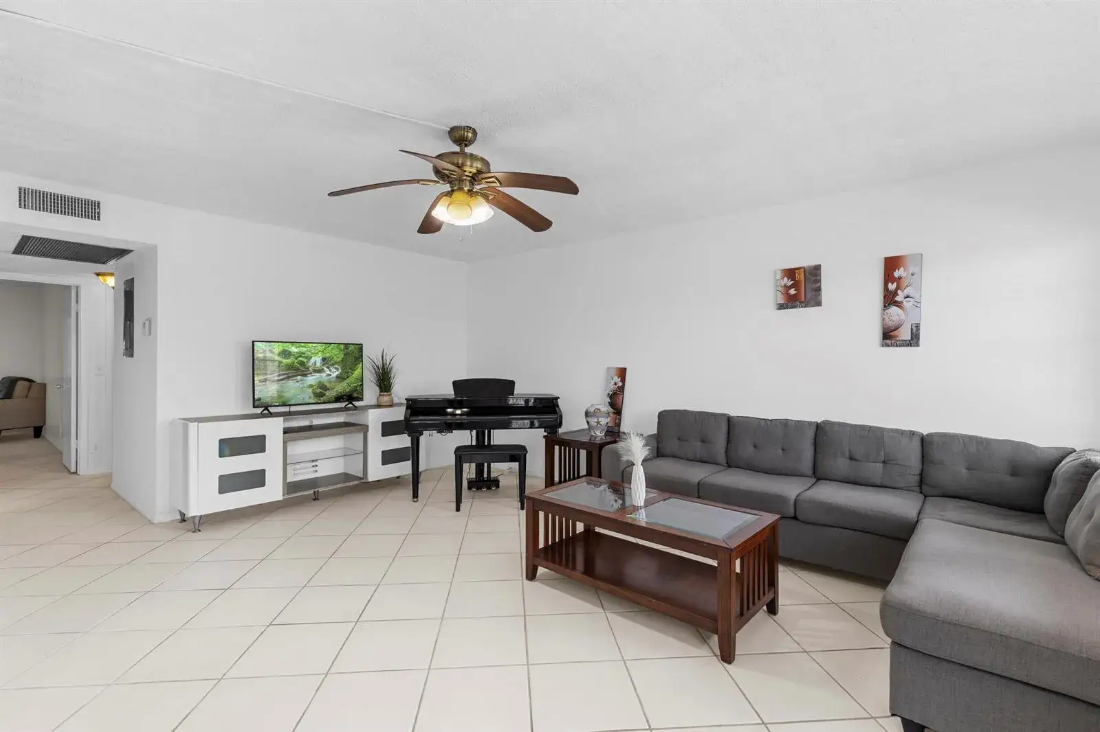 2 bedroom 1 bath Residential for sale at 3028 Harwood D, Deerfield Beach FL 33442