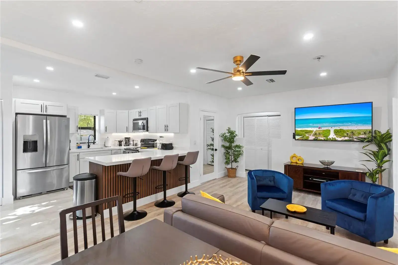 4 bedroom 2 bath Residential Lease for rent at 719 NE 36th Street, Oakland Park FL 33334