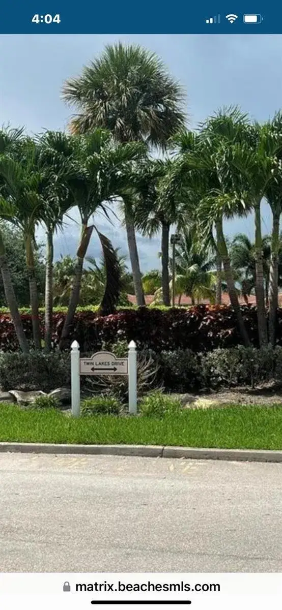 2 bedroom 2 bath Residential for sale at 10076 Twin Lakes Drive, Coral Springs FL 33071
