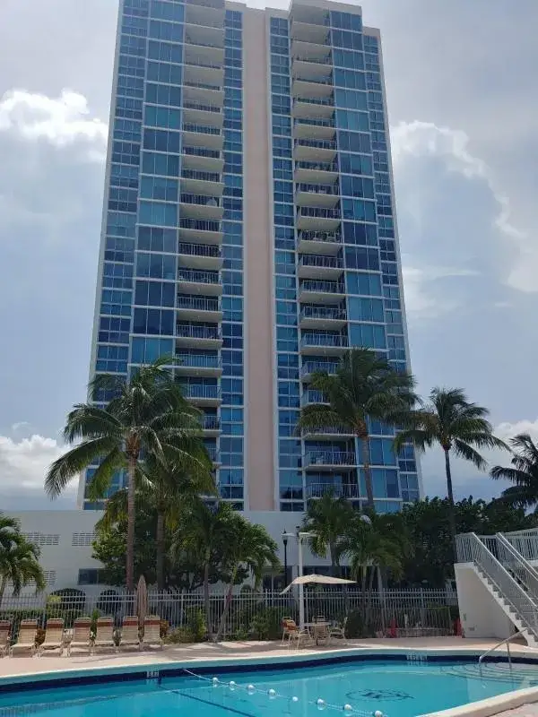 3 bedroom 2 bath Residential for sale at 2655 Collins Avenue # 602, Miami Beach FL 33140