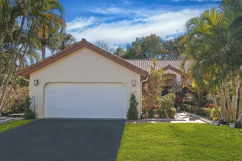 3 bedroom 2 bath Residential for sale at 23313 Water Circle, Boca Raton FL 33486