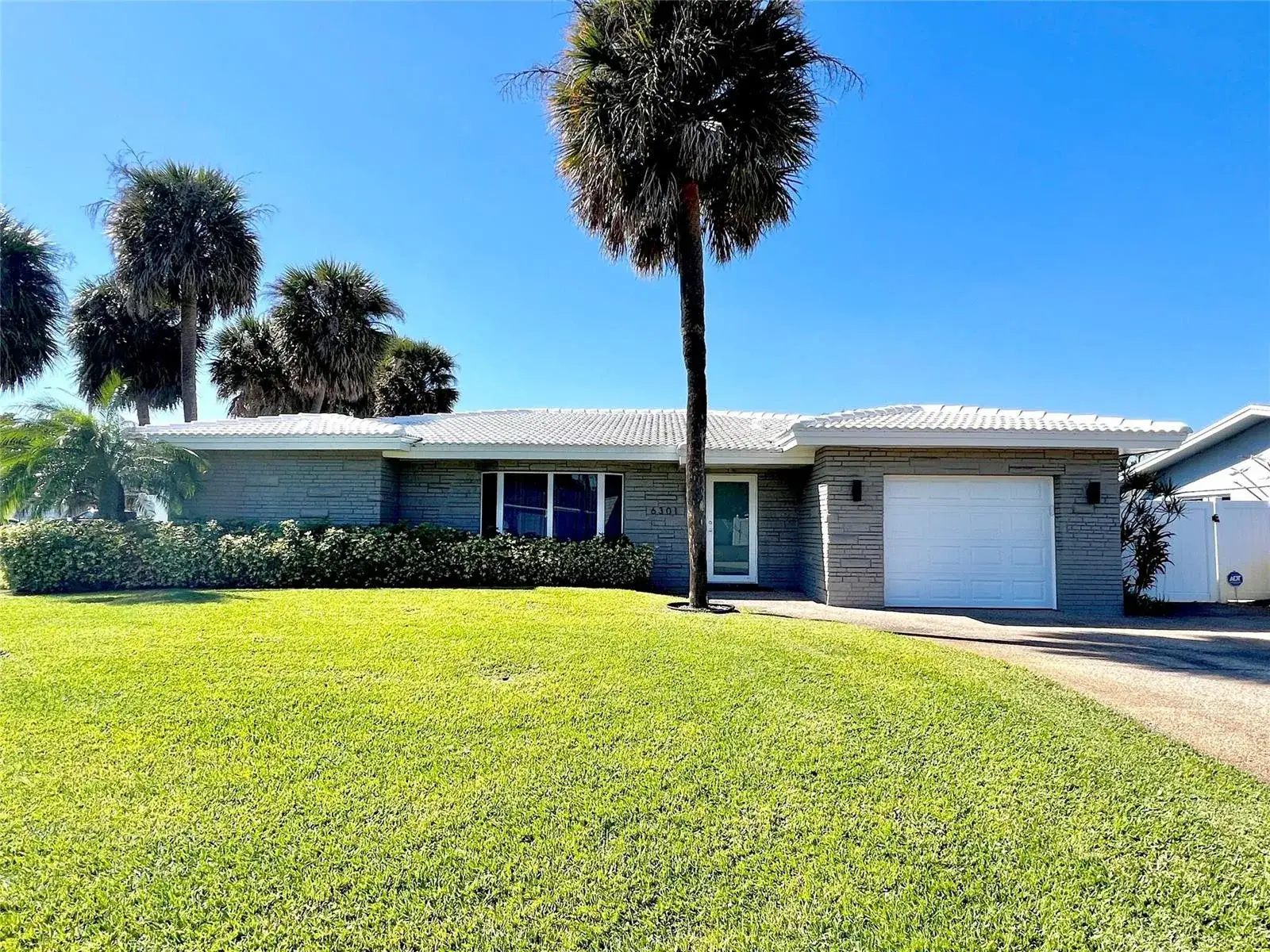 3 bedroom 2 bath Residential for sale at 6301 NW 31st Way, Fort Lauderdale FL 33309