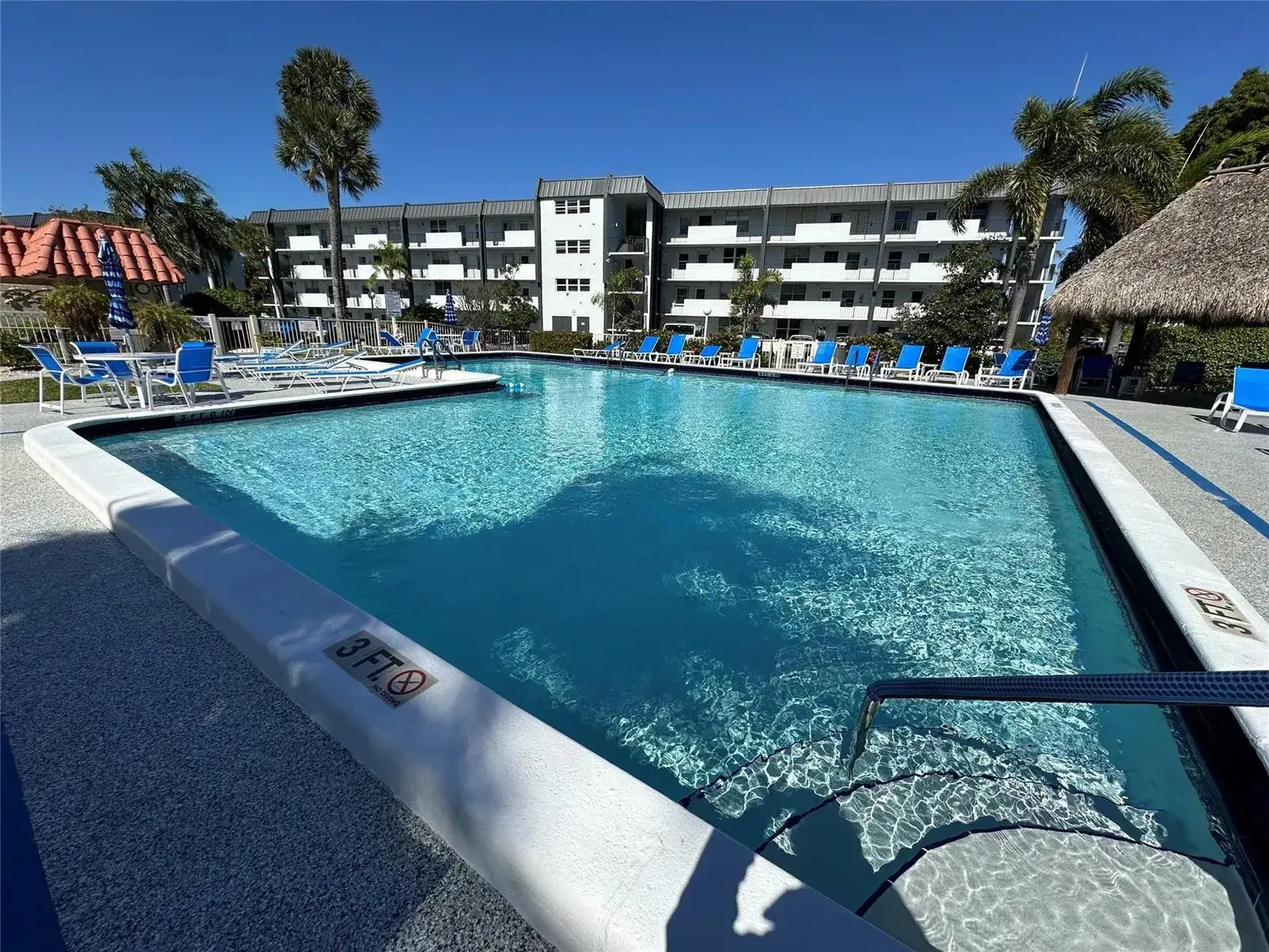 1 bedroom 1 bath Residential Lease for rent at 777 S Federal Highway, Pompano Beach FL 33062