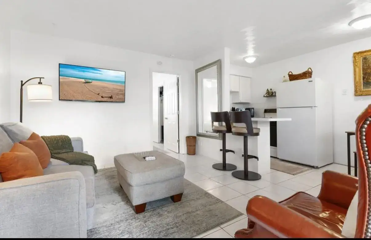 1 bedroom 1 bath Residential Lease for rent at 820 NE 16th Avenue # 7, Fort Lauderdale FL 33304