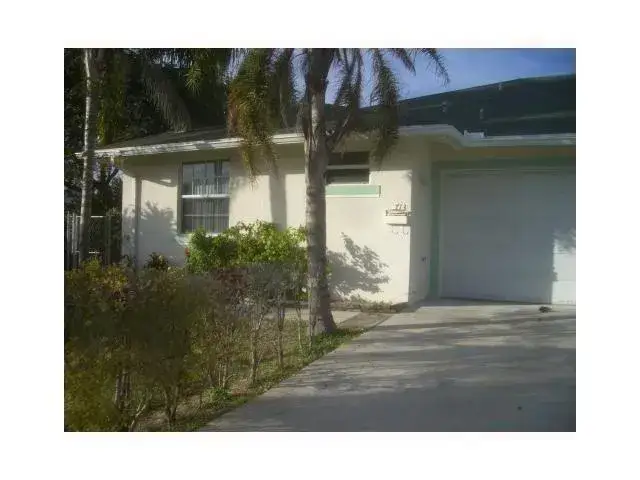 2 bedroom 2 bath Residential Lease for rent at 713 NE 4th Street, Hallandale Beach FL 33009