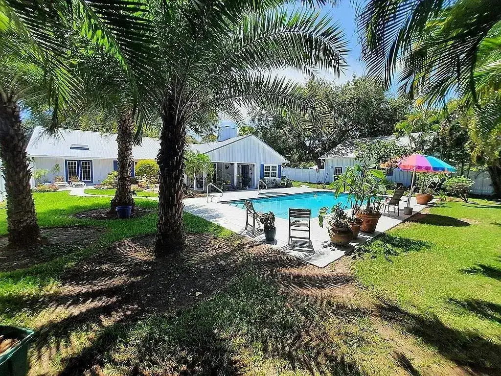 3 bedroom 3 bath Residential for sale at 155 31st Avenue, Vero Beach FL 32968