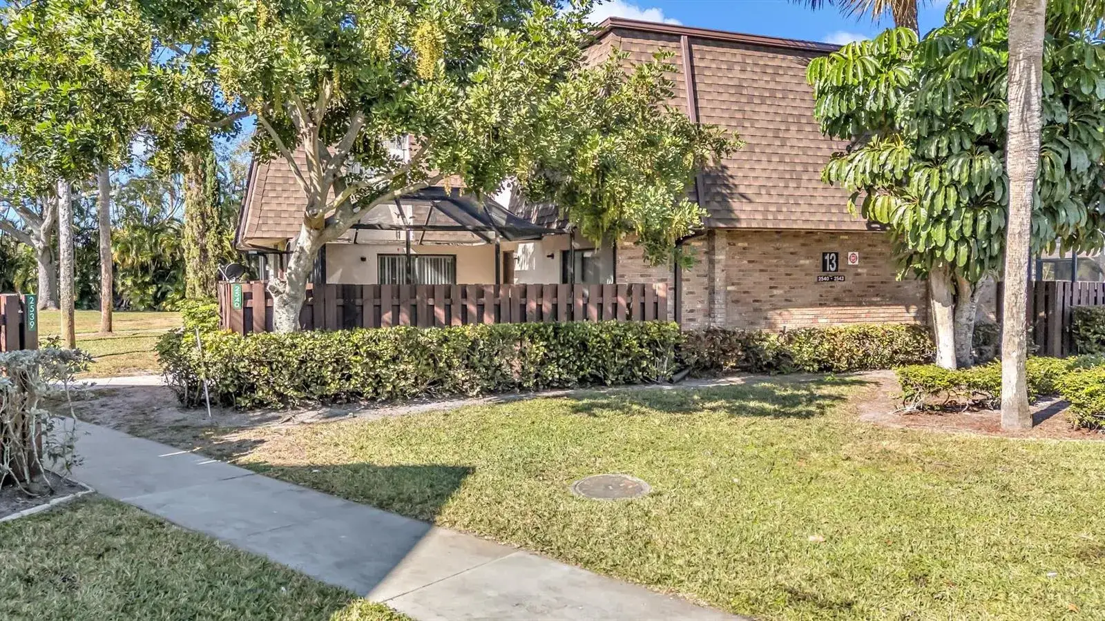 2 bedroom 2 bath Residential for sale at 2540 NW 99 Avenue # 2540, Coral Springs FL 33065
