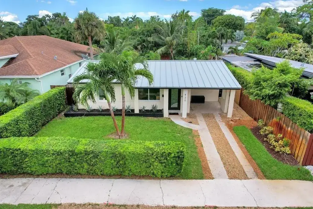 3 bedroom 2 bath Residential for sale at 820 NE 17th Street, Fort Lauderdale FL 33305