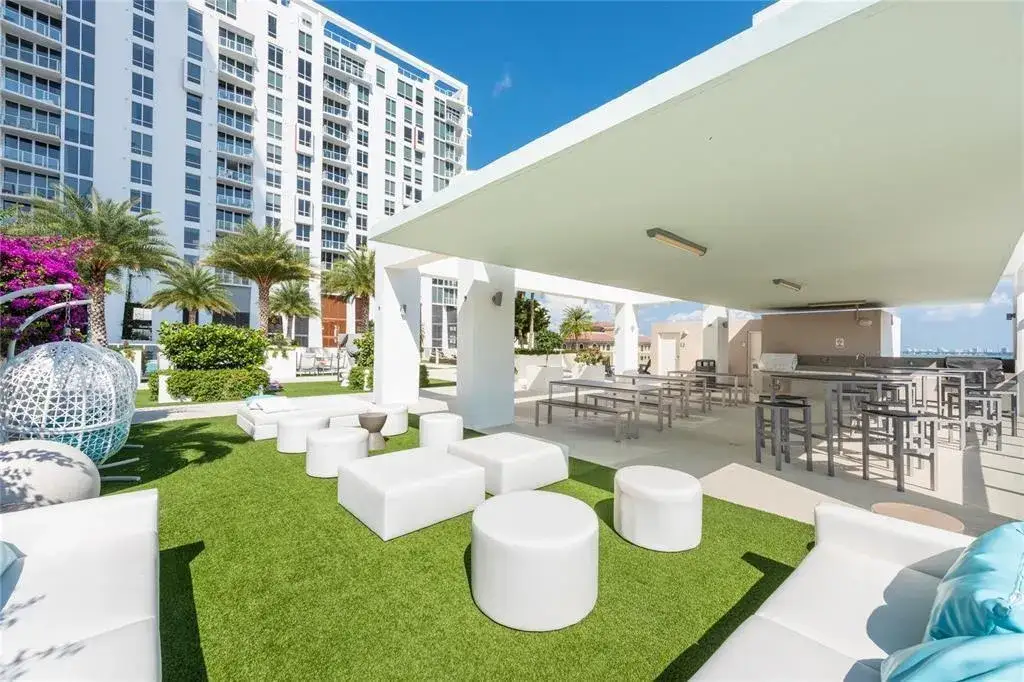 3 bedroom 2 bath Residential for sale at 600 NE 27th Street # 2301, Miami FL 33137