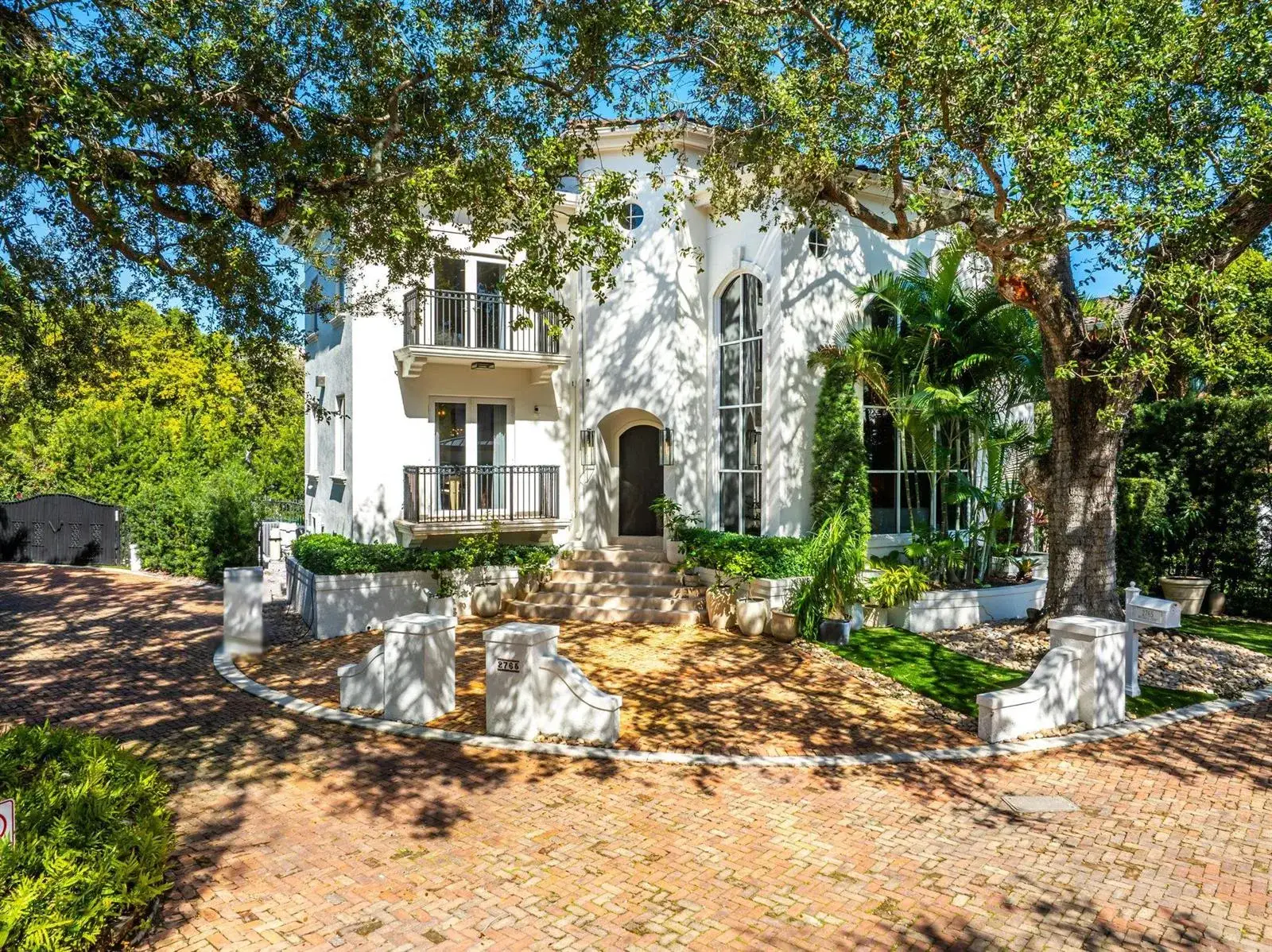 5 bedroom 5 bath Residential for sale at 2765 Brickell Court, Miami FL 33129