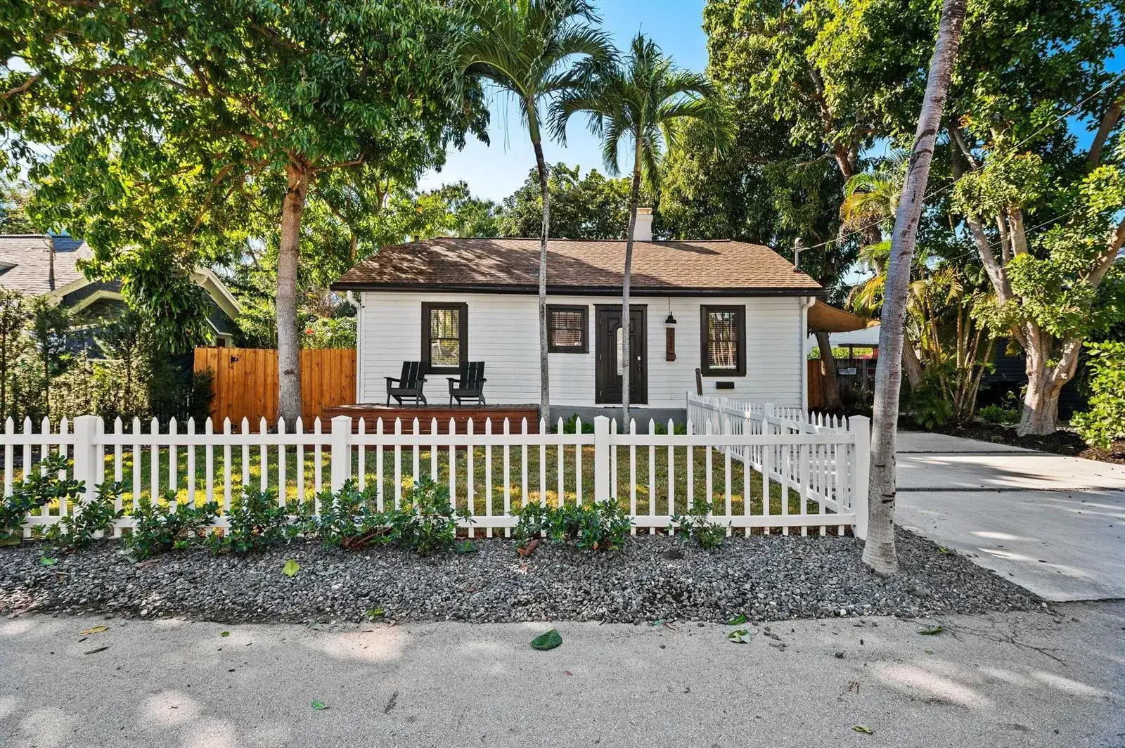 2 bedroom 1 bath Residential for sale at 713 NE 17th Road, Fort Lauderdale FL 33304