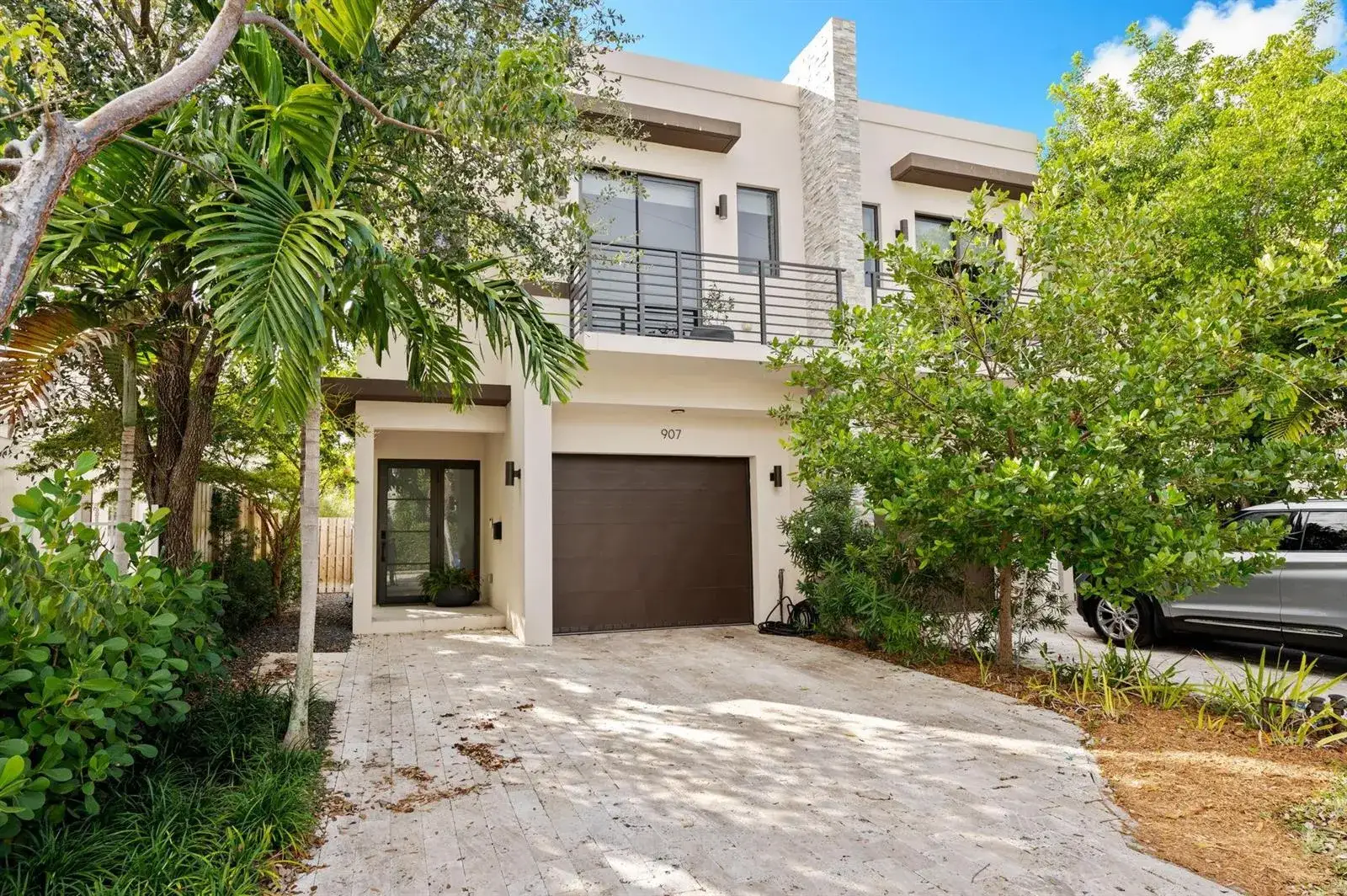 4 bedroom 3 bath Residential for sale at 907 NE 16th Avenue, Fort Lauderdale FL 33304