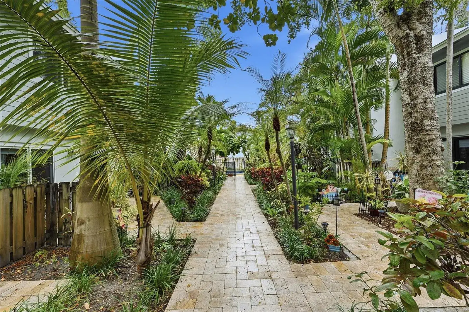 2 bedroom 1 bath Residential for sale at 705 NE 1st Street # 2, Fort Lauderdale FL 33301