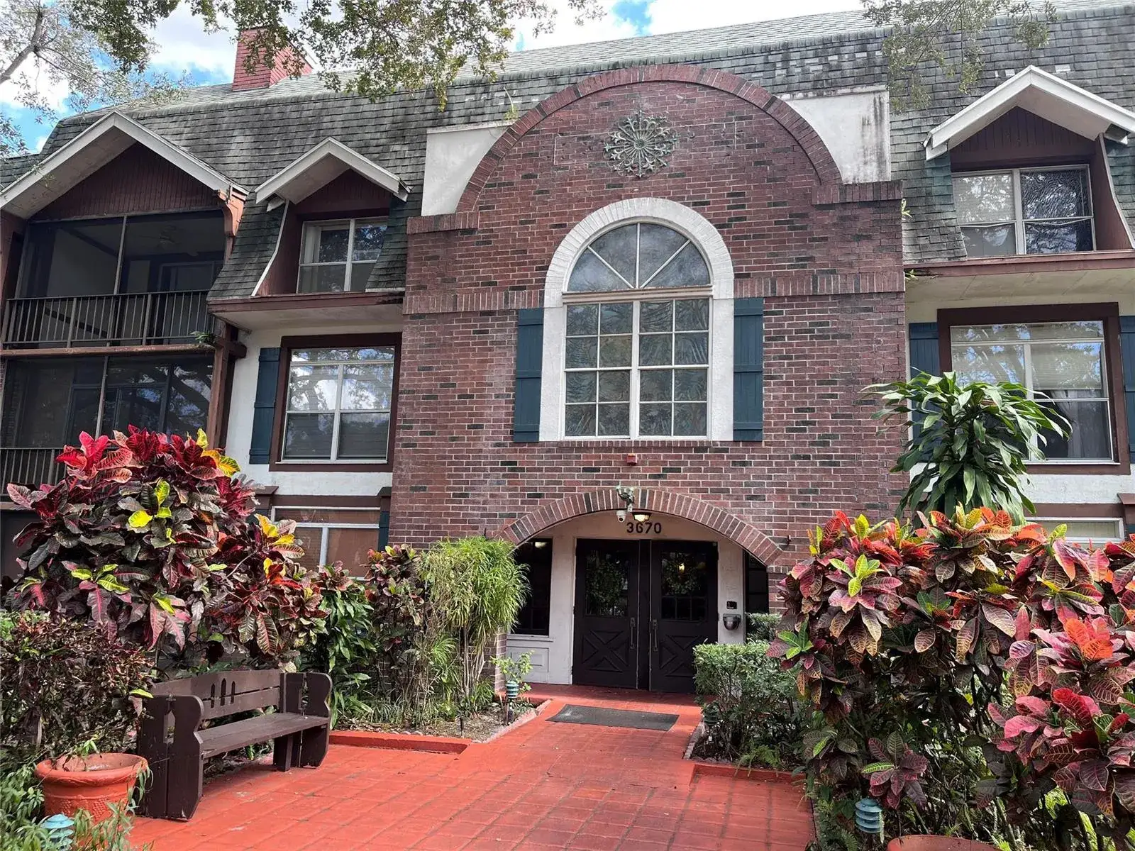 1 bedroom 1 bath Residential Lease for rent at 3670 N Inverrary Drive # 1F, Lauderhill FL 33319