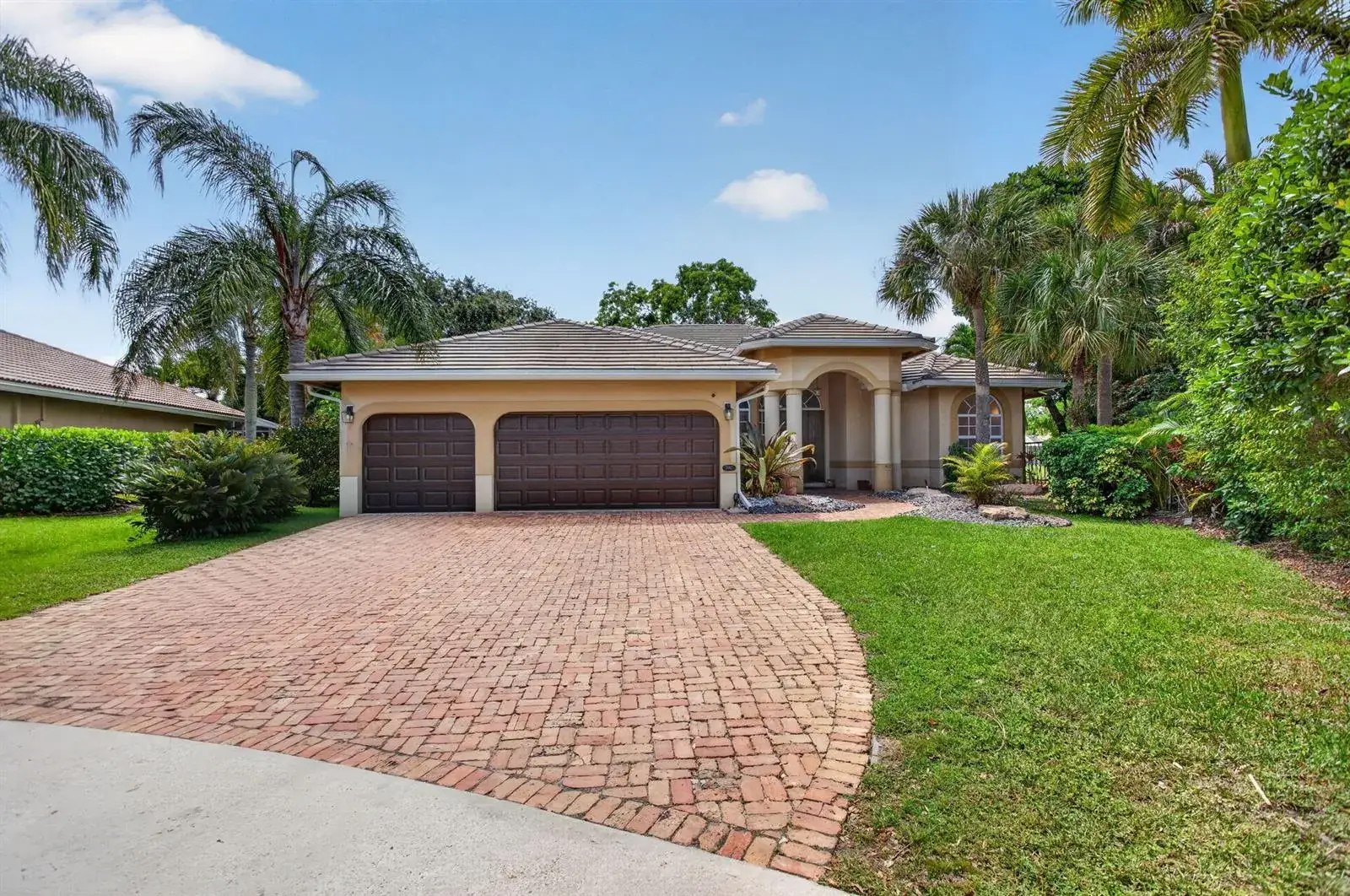 5 bedroom 3 bath Residential for sale at 7057 NW 67th Terrace, Parkland FL 33067