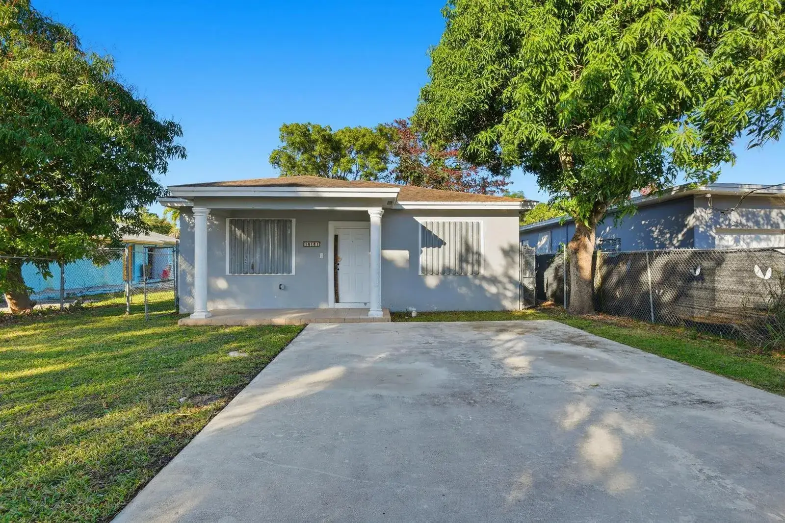3 bedroom 2 bath Residential for sale at 10131 W Indigo Street, Miami FL 33157
