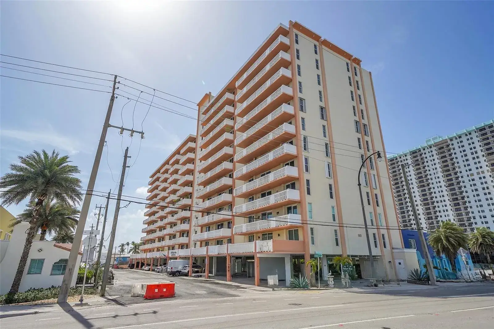 1 bedroom 1 bath Residential for sale at 801 S Ocean Drive # 605, Hollywood FL 33019