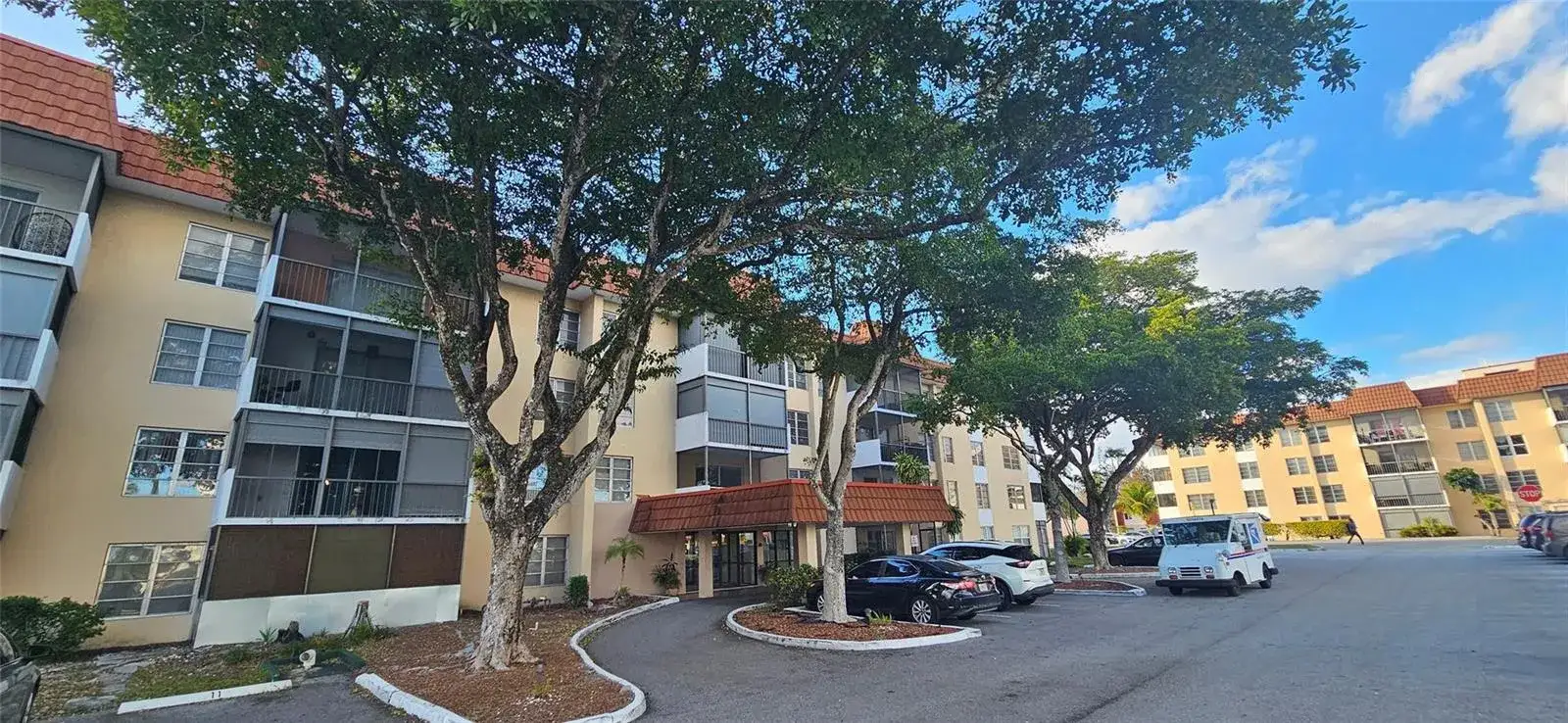 2 bedroom 2 bath Residential for sale at 4156 Inverrary Drive # 204, Lauderhill FL 33319