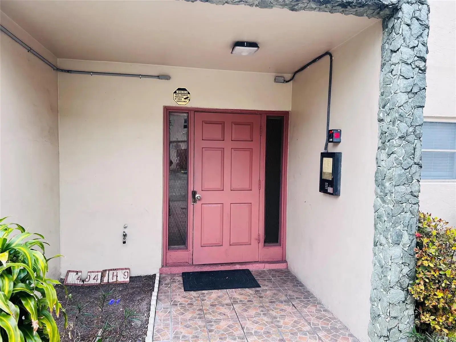 1 bedroom 1 bath Residential for sale at 4046 NW 19th Street # 203, Lauderhill FL 33313