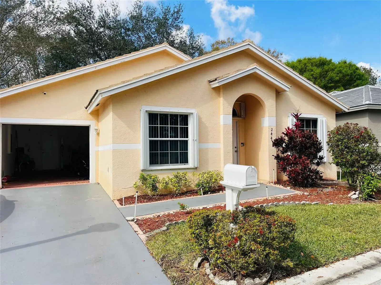 3 bedroom 2 bath Residential for sale at 244 Caribe Court, FL 33413