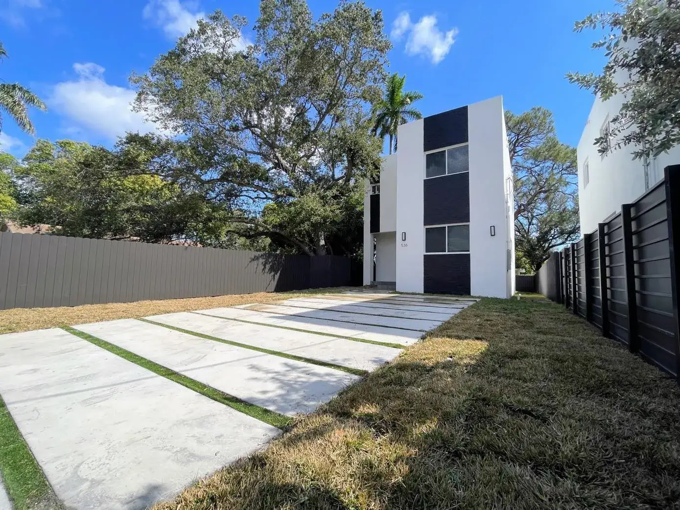 3 bedroom 2 bath Residential for sale at 536 NW 13th Ave, Fort Lauderdale FL 33311