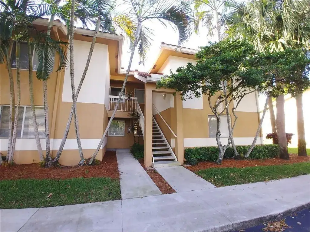 2 bedroom 2 bath Residential Lease for rent at 705 NW 91st Terrace, Plantation FL 33324
