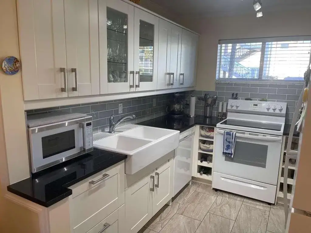 2 bedroom 1 bath Residential for sale at 2566 S Garden Drive # 108, Lake Worth FL 33461