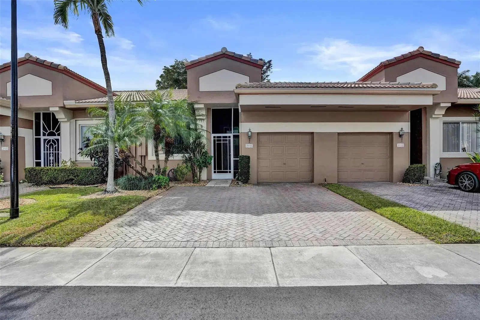 2 bedroom 2 bath Residential for sale at 10116 Lombardy Drive # 10116, Tamarac FL 33321