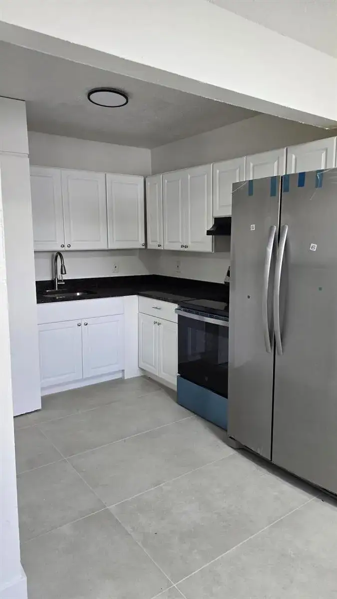3 bedroom 1 bath Residential Lease for rent at 20 NW 7th Avenue # 6, Pompano Beach FL 33060