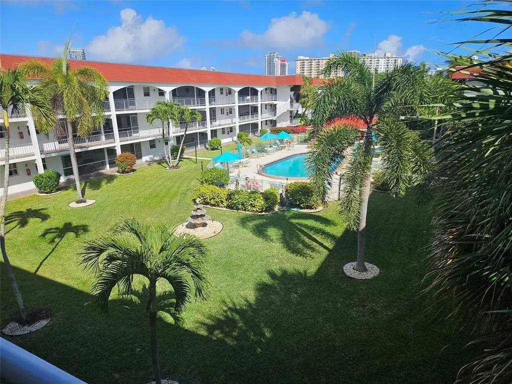 1 bedroom 1 bath Residential Lease for rent at 580 Egret Drive # 310, Hallandale Beach FL 33009