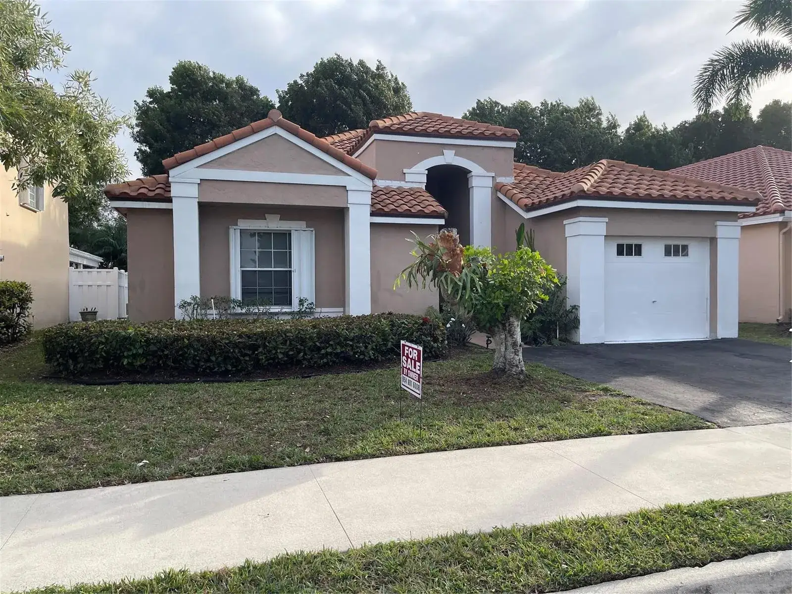 2 bedroom 2 bath Residential for sale at 480 Somerset Way, Weston FL 33326