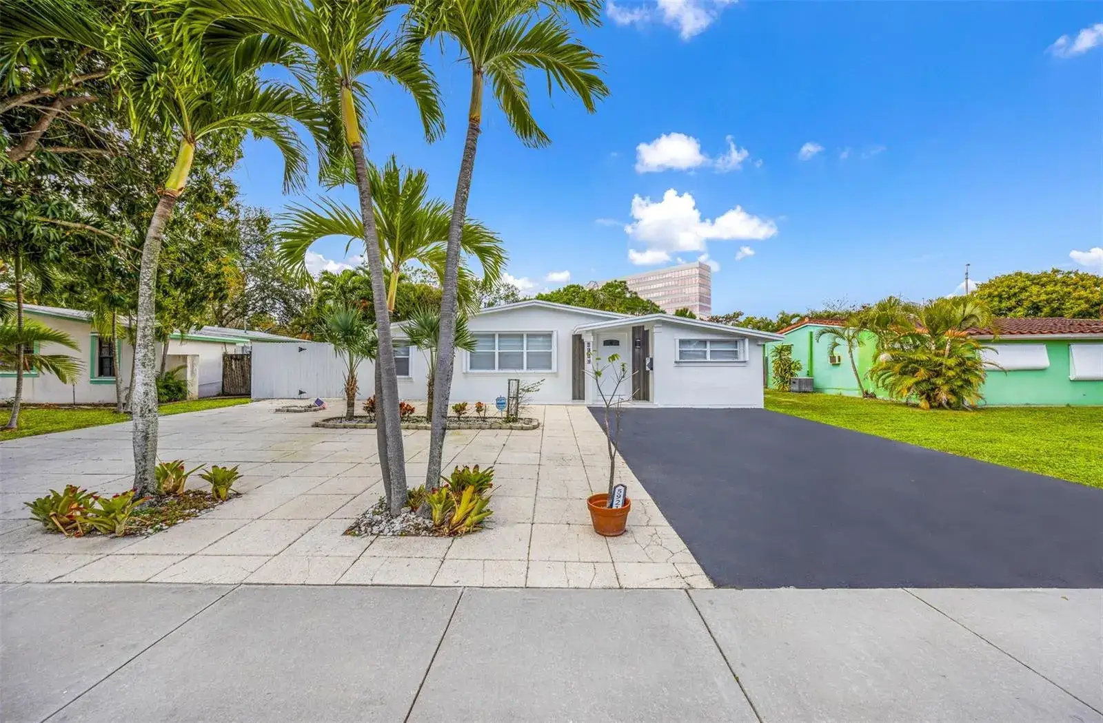 2 bedroom 1 bath Residential Lease for rent at 5921 NE 1st Avenue NE, Oakland Park FL 33334