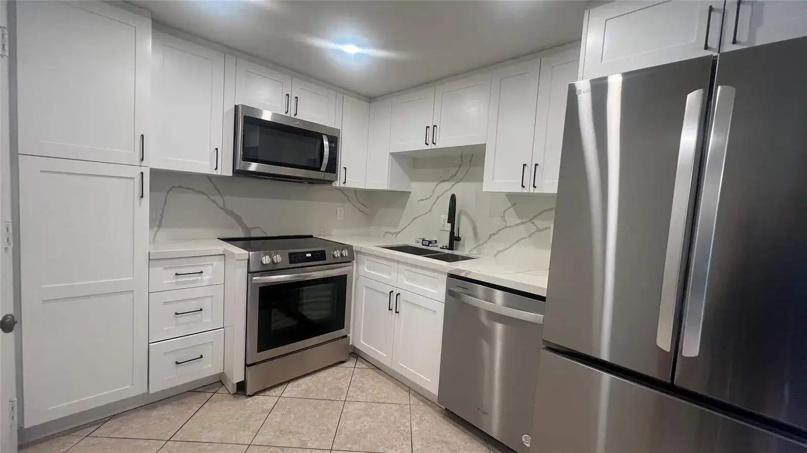 2 bedroom 2 bath Residential for sale at 4000 N Hills Drive # 28, Hollywood FL 33021